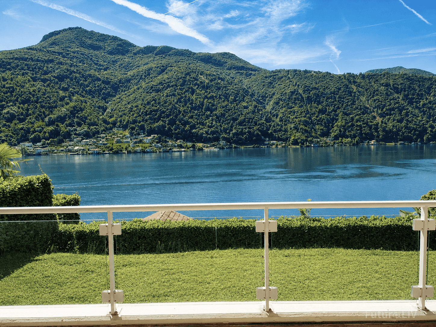 Duplex con giardino privato e vista lago 180°
